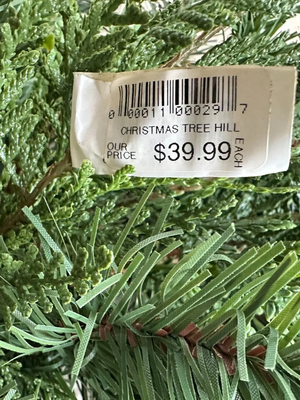 VINTAGE BRAND PINE WREATH WITH GREEN BERRIES AND FAUX BRANCHES:NWT